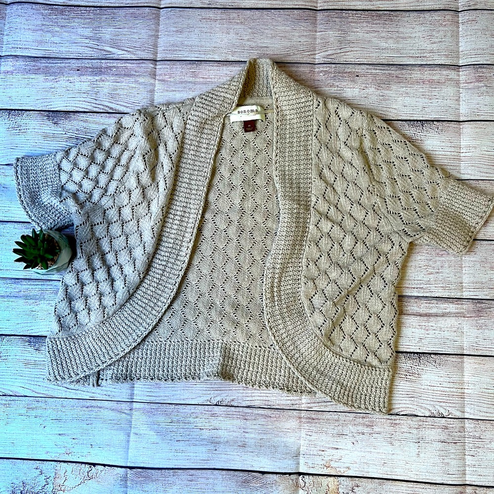 SONOMA Medium crop shirtsleeve knit tan sweater.